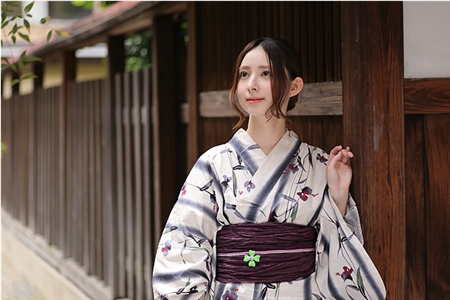 浴衣の着方が上手な女性